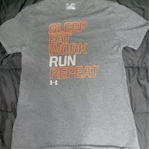 Small men’s Under Armour tshirt